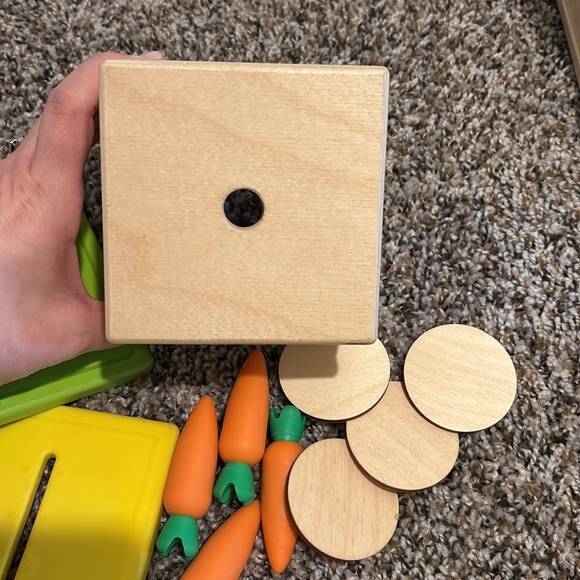 LOVEVERY Coin & Carrot Box - Picture 4 of 6